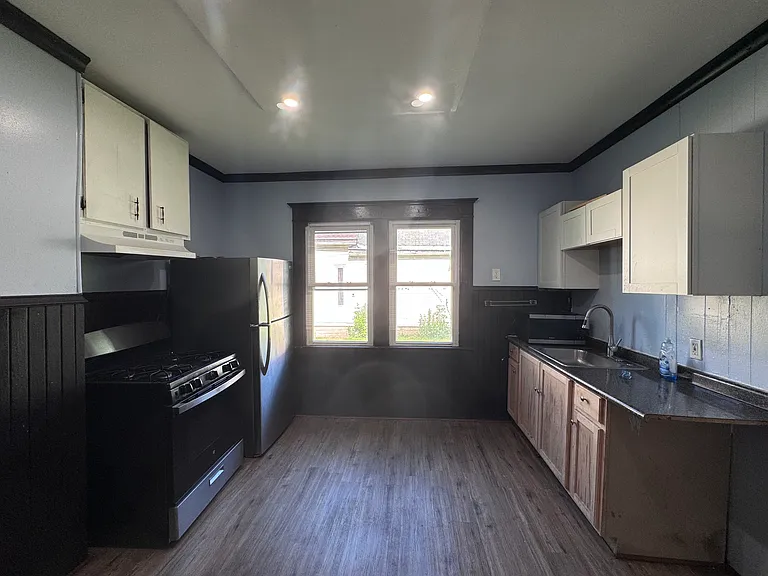 55 Girard Pl #1 — Photo 8