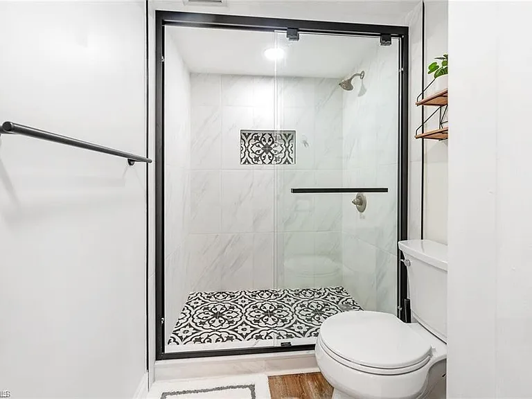 700 Valley Stream Dr #202 — Photo 23