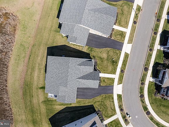 5th image of 216 Baldy Ln