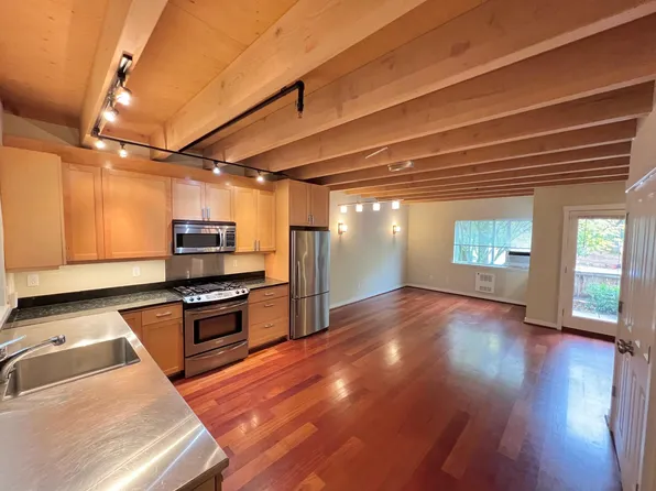 1011 N 50th St, Seattle, WA 98103