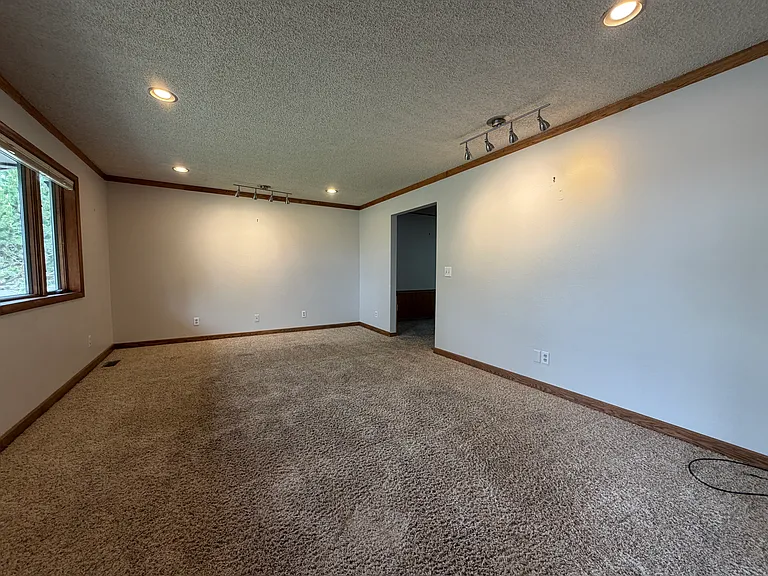 400 Fox Dr — Photo 8