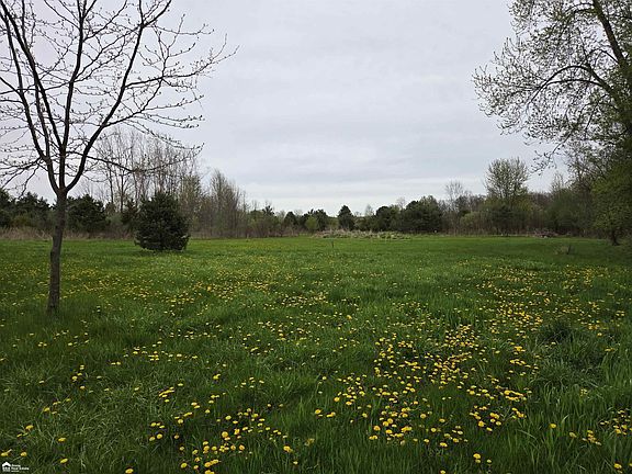 3rd image of 11144 N Lewis Rd
