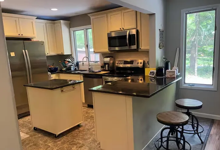 708 Country Club Dr — Photo 8