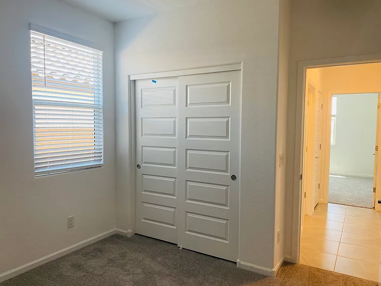 5531 S 23rd Dr — Photo 14