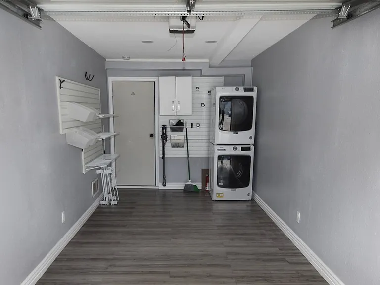 215 Elm Ave — Photo 20