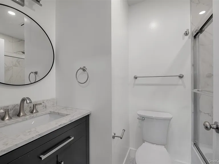 1 Manhasset Ave #B — Photo 21