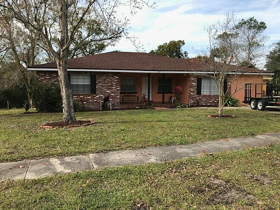 3rd image of 667 Lorraine Cir