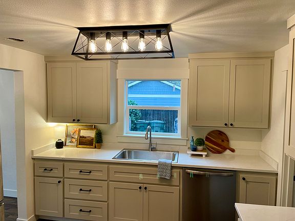 Kitchen 1 of 3