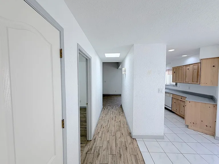 3104 Paradise Ct SE — Photo 5
