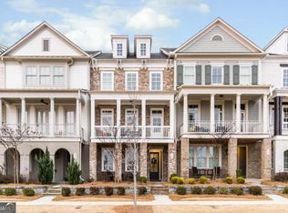 963 S On Main Dr, Woodstock, GA