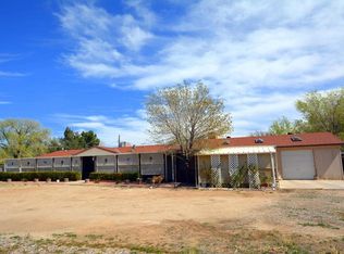 1922 Sunset Gardens Rd SW, Albuquerque, NM 87105
