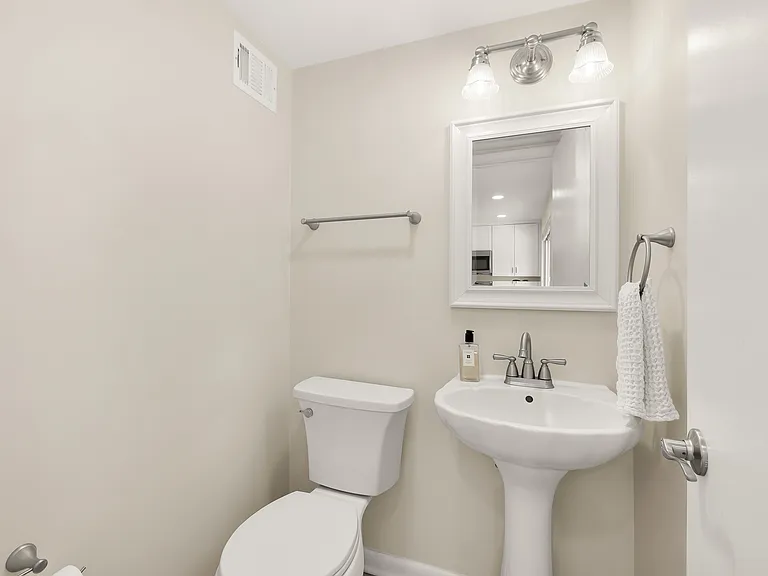 11834 Charles Rd — Photo 17