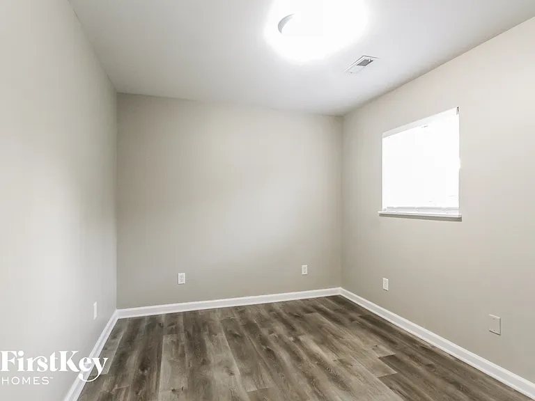 410 Grovewood Dr — Photo 11