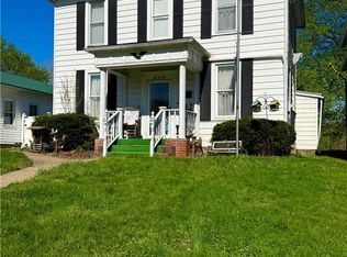 609 Riverside Dr, Saint Marys, WV 26170