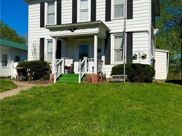 609 Riverside Dr, Saint Marys, WV 26170