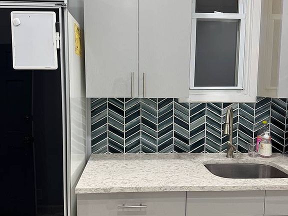 3rd image of 6359 Forest Ave #1A