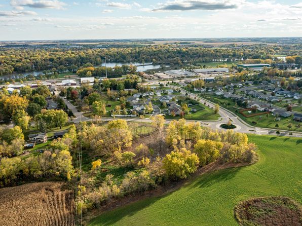 Golf Course Rd NW, Hutchinson, MN 55350