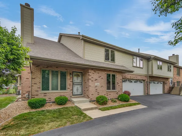 7940 W Tiffany Ct, Palos Hills, IL 60465
