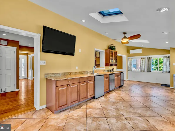 721 Rancocas Ave, Riverside, NJ 08075