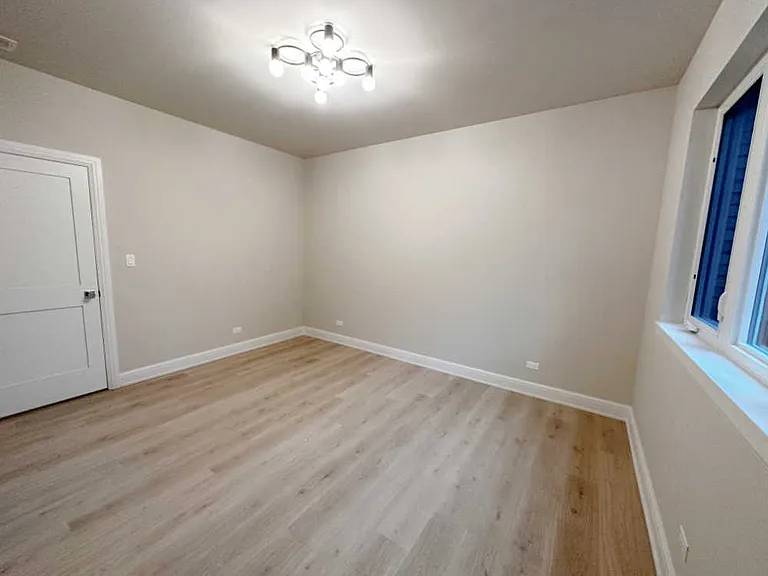4315 S Indiana Ave #3 — Photo 7