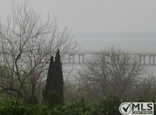 1040 Mallard Pointe Dr, Cedar Hill, TX 75104