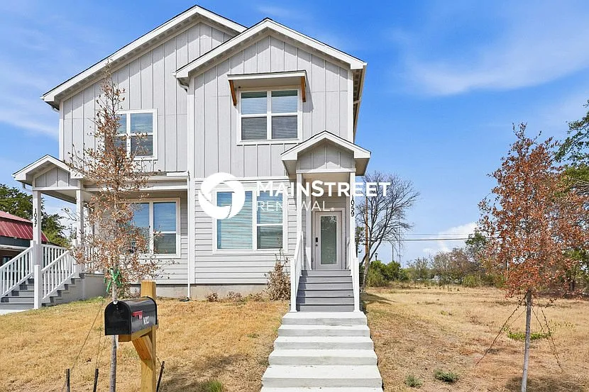 1059 E Oleander St