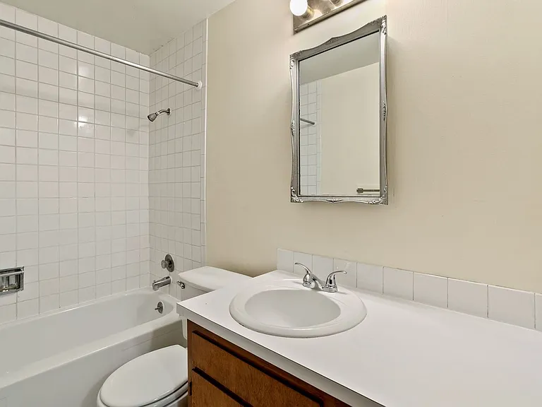 511 E Augusta Ave — Photo 10