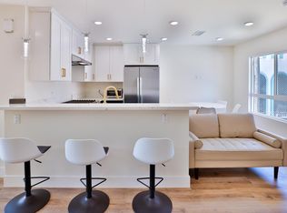 1118 W 37th Dr APT 5, Los Angeles, CA 90007
