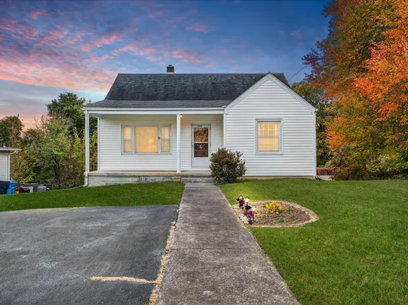 5114 Victoria St NW, Roanoke, VA 24017