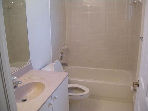 5th image of 2246 NE 42nd Ave