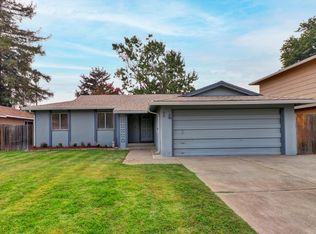 16 Lochmoor Cir, Sacramento, CA