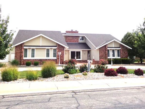 2740 Thunderbird Dr, Hays, KS 67601