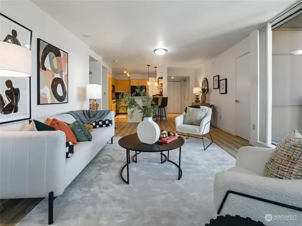 1100 106th Avenue NE #412, Bellevue, WA 98004