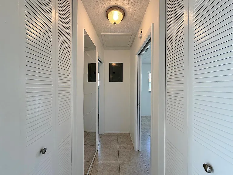2607 Dudley Dr W #L — Photo 16