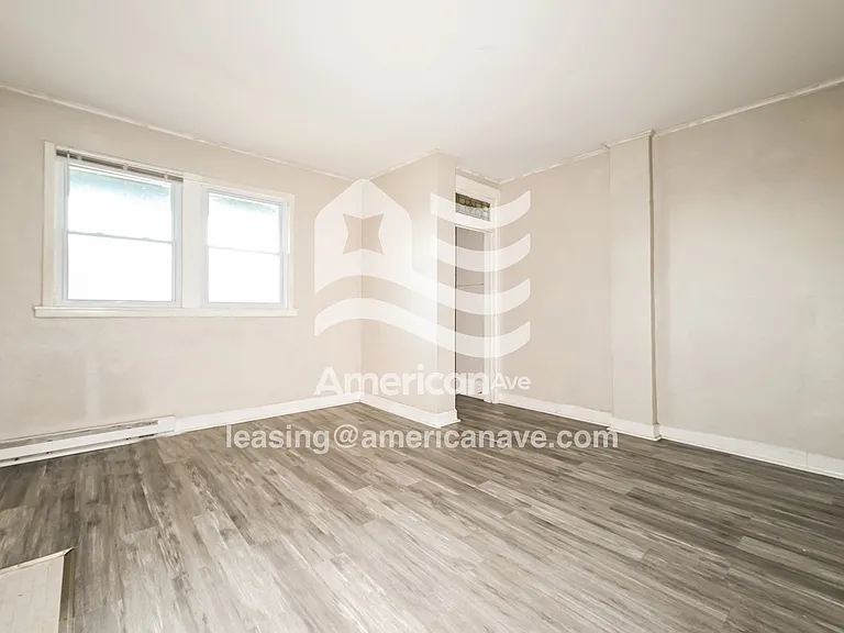 1005931_004_living_room_4.jpg