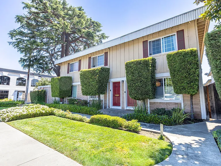 Deodar Townhomes — Photo 36