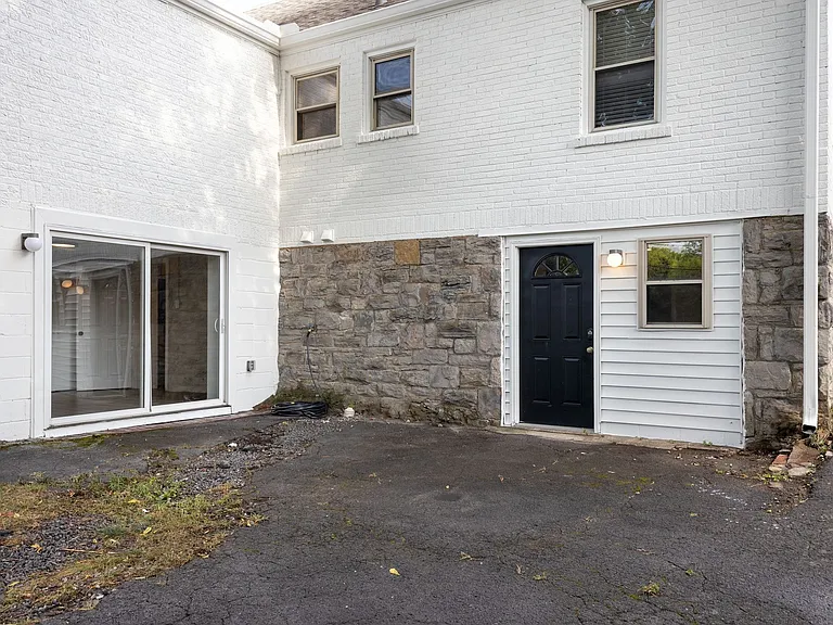 2313 Sunset Pl — Photo 10
