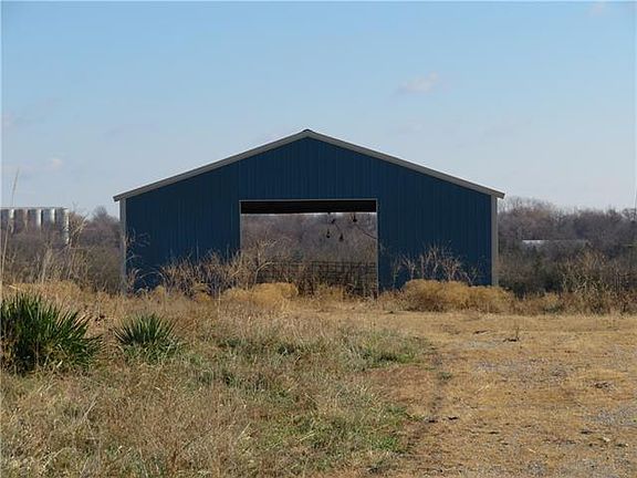 3rd image of 38795 Hedge Ln