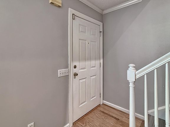 5th image of 140 Gate Post Ln