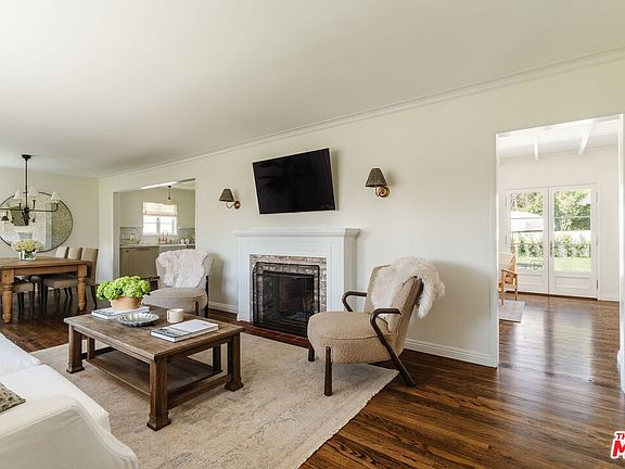 3rd image of 4601 Ventura Canyon Ave