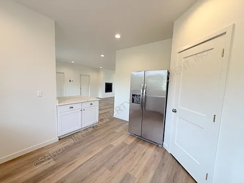 611 W 2nd Ave — Photo 13