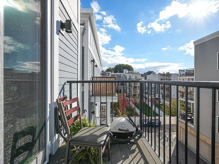 3 M St #6 — Photo 15