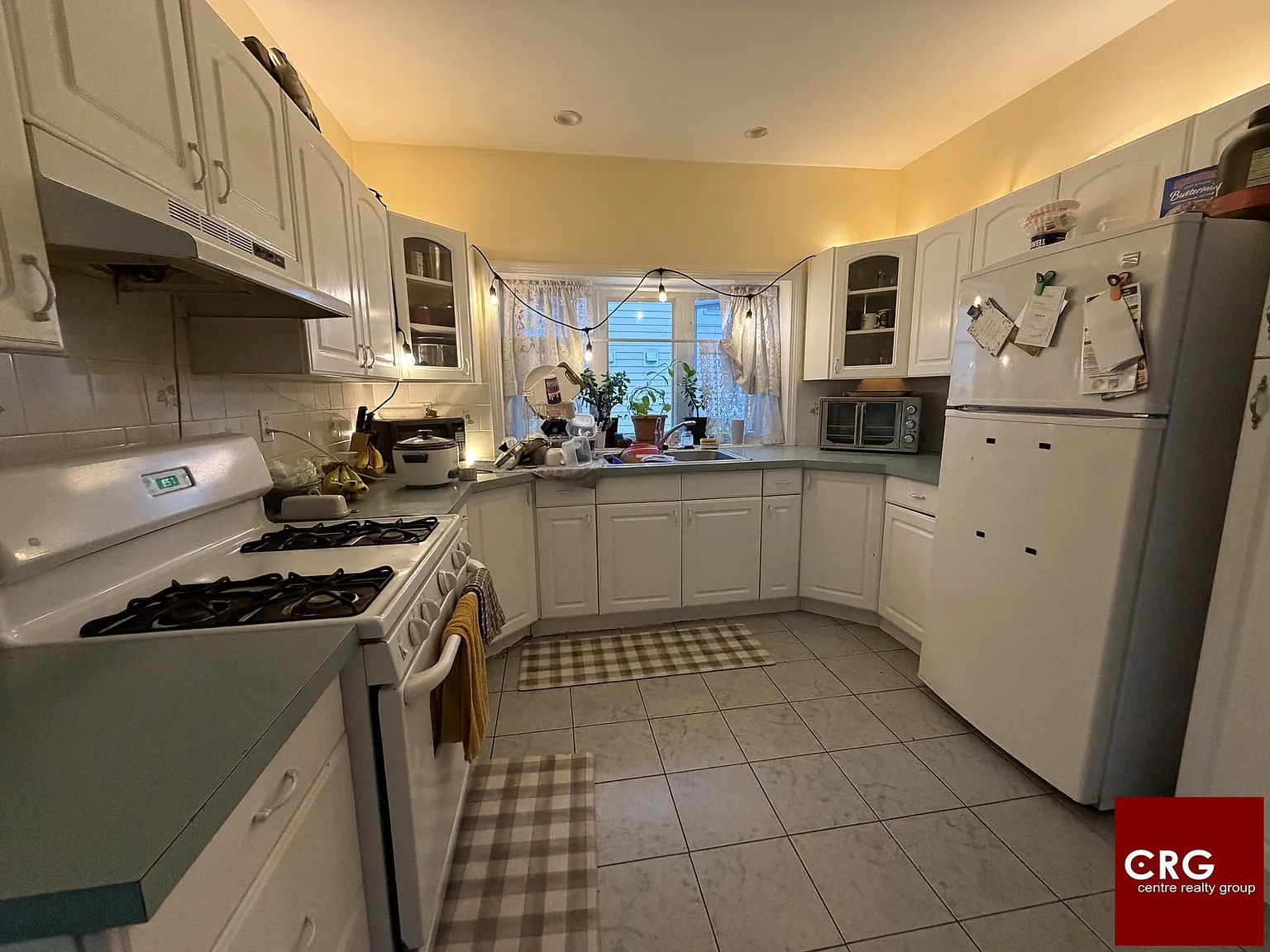 3 bed, 1.0 bath, $3,800 — Photo 2