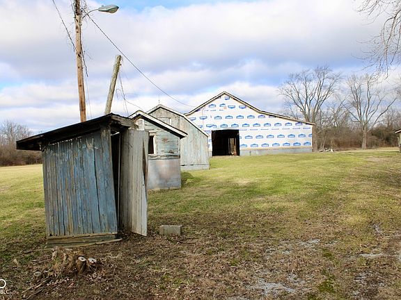 5th image of 5216 W Southport Rd