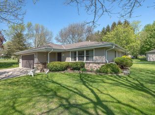 W253S4646 Meadow View Dr, Waukesha, WI 53189