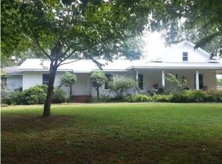 916 Martin Clement Rd, Chickamauga, GA 30707