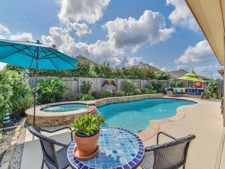 1st image of 949 Ponte Serra Dr