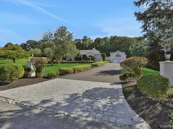 14 Far Horizons Drive, Newburgh, NY 12550