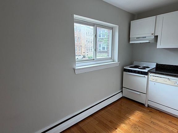 4th image of 61 Selkirk Rd APT 3