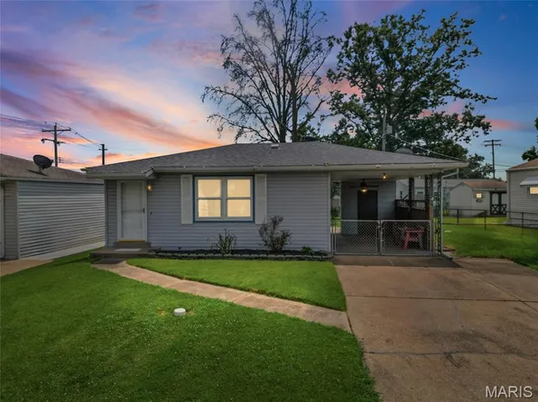4052 Green Park Rd, Saint Louis, MO 63125
